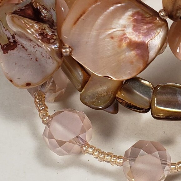 Set of 4  Multi color Pinkish Sea Shell Stretchy Beaded Bracelets - Picture 4 of 6